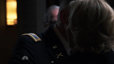 AMERICAN_ODYSSEY_-_E1X04_TANGO_UNIFORM_102.jpg