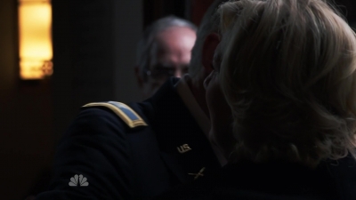 AMERICAN_ODYSSEY_-_E1X04_TANGO_UNIFORM_103.jpg