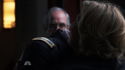 AMERICAN_ODYSSEY_-_E1X04_TANGO_UNIFORM_111.jpg