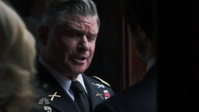 AMERICAN_ODYSSEY_-_E1X04_TANGO_UNIFORM_141.jpg