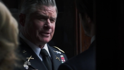AMERICAN_ODYSSEY_-_E1X04_TANGO_UNIFORM_142.jpg