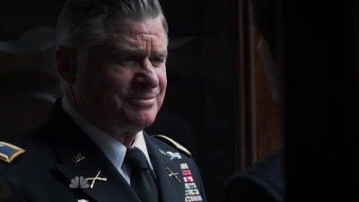 AMERICAN_ODYSSEY_-_E1X04_TANGO_UNIFORM_148.jpg