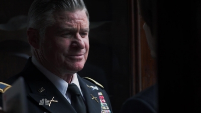 AMERICAN_ODYSSEY_-_E1X04_TANGO_UNIFORM_150.jpg
