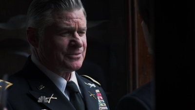 AMERICAN_ODYSSEY_-_E1X04_TANGO_UNIFORM_151.jpg