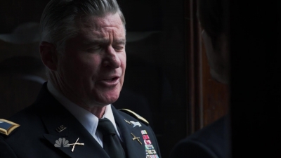 AMERICAN_ODYSSEY_-_E1X04_TANGO_UNIFORM_154.jpg