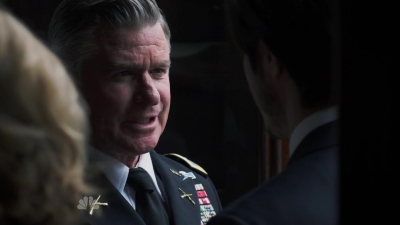 AMERICAN_ODYSSEY_-_E1X04_TANGO_UNIFORM_162.jpg