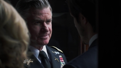 AMERICAN_ODYSSEY_-_E1X04_TANGO_UNIFORM_170.jpg