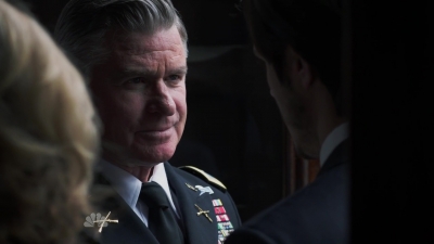 AMERICAN_ODYSSEY_-_E1X04_TANGO_UNIFORM_171.jpg