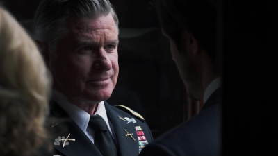 AMERICAN_ODYSSEY_-_E1X04_TANGO_UNIFORM_174.jpg