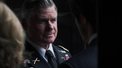 AMERICAN_ODYSSEY_-_E1X04_TANGO_UNIFORM_178.jpg
