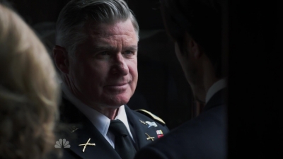 AMERICAN_ODYSSEY_-_E1X04_TANGO_UNIFORM_179.jpg