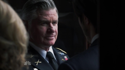 AMERICAN_ODYSSEY_-_E1X04_TANGO_UNIFORM_181.jpg