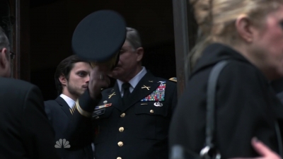 AMERICAN_ODYSSEY_-_E1X04_TANGO_UNIFORM_192.jpg