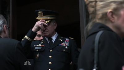 AMERICAN_ODYSSEY_-_E1X04_TANGO_UNIFORM_194.jpg