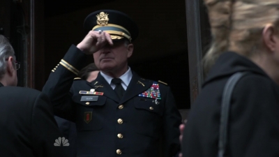 AMERICAN_ODYSSEY_-_E1X04_TANGO_UNIFORM_200.jpg