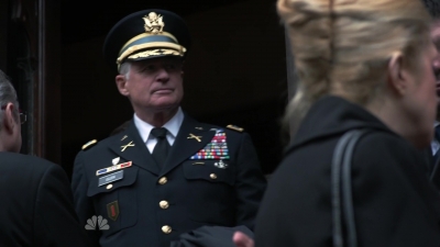AMERICAN_ODYSSEY_-_E1X04_TANGO_UNIFORM_208.jpg