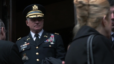AMERICAN_ODYSSEY_-_E1X04_TANGO_UNIFORM_210.jpg