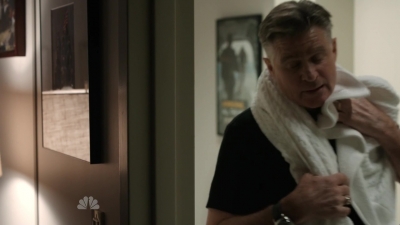 AMERICAN_ODYSSEY_-_E1X04_TANGO_UNIFORM_223.jpg