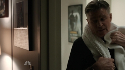 AMERICAN_ODYSSEY_-_E1X04_TANGO_UNIFORM_225.jpg
