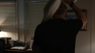 AMERICAN_ODYSSEY_-_E1X04_TANGO_UNIFORM_250.jpg