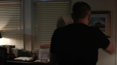 AMERICAN_ODYSSEY_-_E1X04_TANGO_UNIFORM_252.jpg