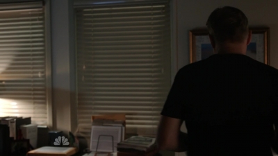 AMERICAN_ODYSSEY_-_E1X04_TANGO_UNIFORM_256.jpg
