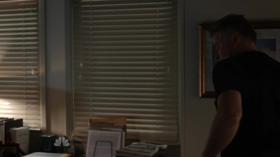 AMERICAN_ODYSSEY_-_E1X04_TANGO_UNIFORM_265.jpg