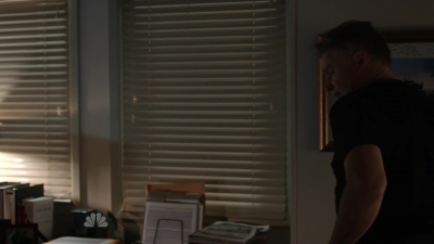 AMERICAN_ODYSSEY_-_E1X04_TANGO_UNIFORM_266.jpg