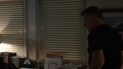 AMERICAN_ODYSSEY_-_E1X04_TANGO_UNIFORM_268.jpg