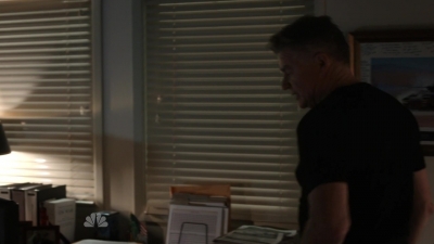 AMERICAN_ODYSSEY_-_E1X04_TANGO_UNIFORM_269.jpg