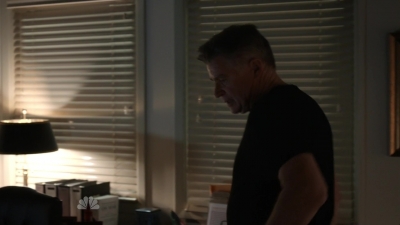 AMERICAN_ODYSSEY_-_E1X04_TANGO_UNIFORM_273.jpg