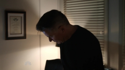 AMERICAN_ODYSSEY_-_E1X04_TANGO_UNIFORM_285.jpg