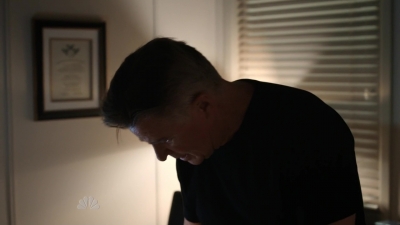AMERICAN_ODYSSEY_-_E1X04_TANGO_UNIFORM_293.jpg