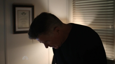 AMERICAN_ODYSSEY_-_E1X04_TANGO_UNIFORM_295.jpg