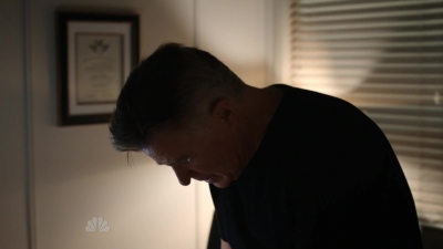 AMERICAN_ODYSSEY_-_E1X04_TANGO_UNIFORM_296.jpg