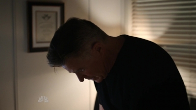 AMERICAN_ODYSSEY_-_E1X04_TANGO_UNIFORM_297.jpg