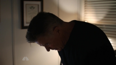 AMERICAN_ODYSSEY_-_E1X04_TANGO_UNIFORM_299.jpg