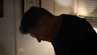 AMERICAN_ODYSSEY_-_E1X04_TANGO_UNIFORM_302.jpg