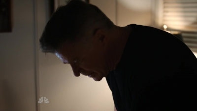 AMERICAN_ODYSSEY_-_E1X04_TANGO_UNIFORM_304.jpg