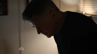 AMERICAN_ODYSSEY_-_E1X04_TANGO_UNIFORM_305.jpg