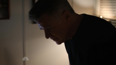 AMERICAN_ODYSSEY_-_E1X04_TANGO_UNIFORM_306.jpg