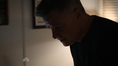 AMERICAN_ODYSSEY_-_E1X04_TANGO_UNIFORM_310.jpg