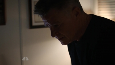 AMERICAN_ODYSSEY_-_E1X04_TANGO_UNIFORM_311.jpg