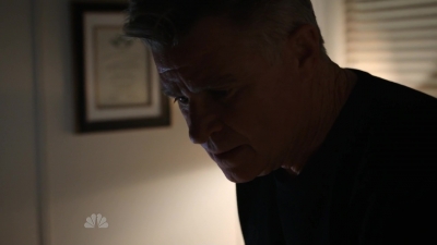 AMERICAN_ODYSSEY_-_E1X04_TANGO_UNIFORM_318.jpg