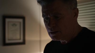 AMERICAN_ODYSSEY_-_E1X04_TANGO_UNIFORM_329.jpg
