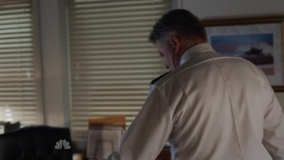 AMERICAN_ODYSSEY_-_E1X05_BEAT_FEET_254.jpg