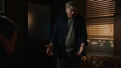 BLUE_BLOODS_-_E8X17_CLOSE_CALLS_032.jpg