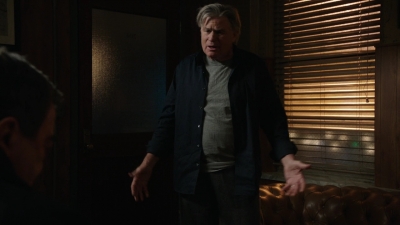 BLUE_BLOODS_-_E8X17_CLOSE_CALLS_034.jpg