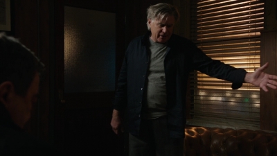 BLUE_BLOODS_-_E8X17_CLOSE_CALLS_035.jpg