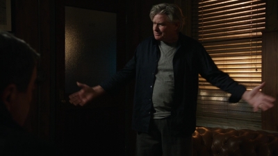 BLUE_BLOODS_-_E8X17_CLOSE_CALLS_038.jpg